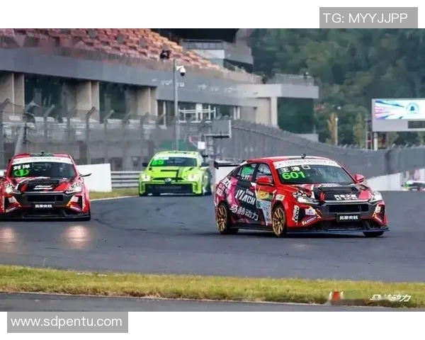 重庆足球队强势领跑邀请赛积分榜积分达到65分展现强大实力